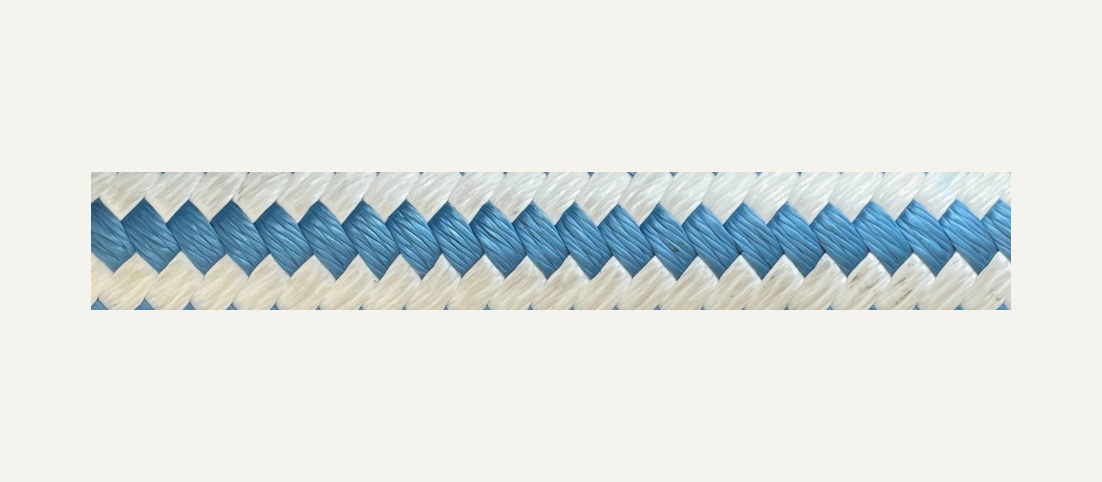 Close-up of Towmaster Polyester rope texture